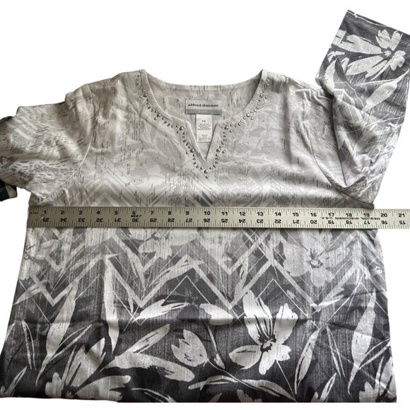 Alfred Dunner Petite PS Floral Ombre 3/4 Sleeve Top With Studded Neckline - Picture 7 of 8